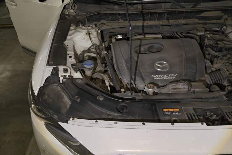 Used Mazda CX-5 2017 2.0L Automatic 2WD ZhiShang Trim China V Standard Engine Bay Right