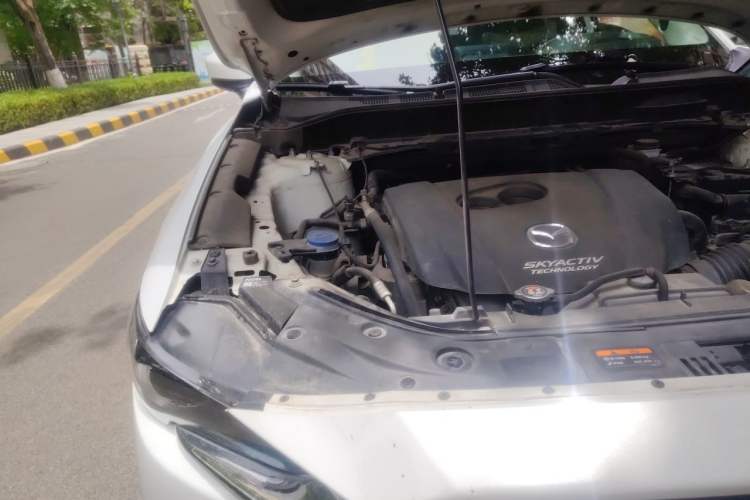 Used Mazda CX-5 2017 2.5L Automatic 4x4 ZhiZun Version China V Standard Engine Bay Right