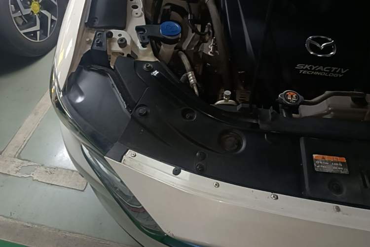 Used Mazda CX-5 2017 2.0L Automatic 2WD ZhiShang Trim China V Standard Engine Bay Right