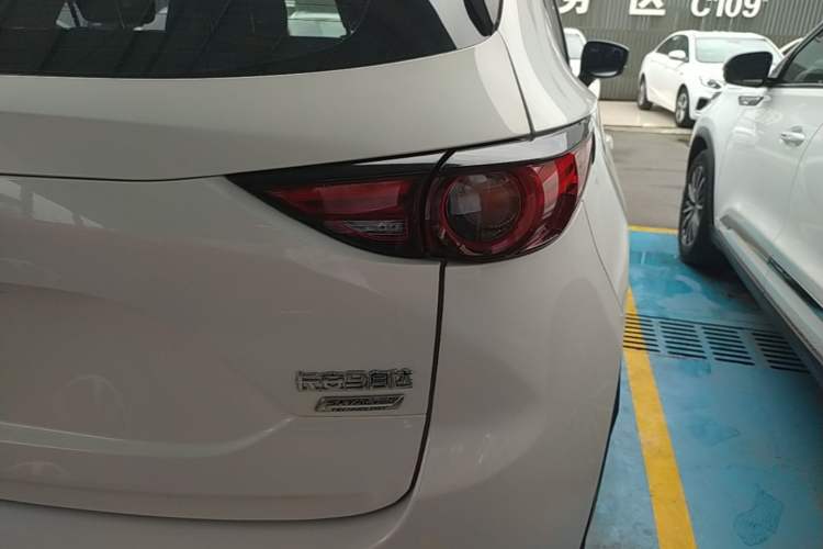 Used Mazda CX-5 2017 2.0L Automatic 2WD ZhiShang Trim China VI Standard Exterior 3