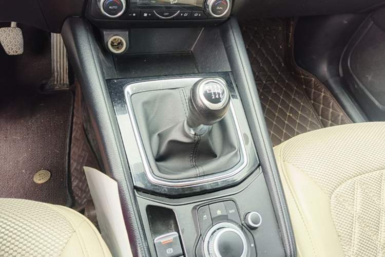 Used Mazda CX-5 2017 2.0L Manual Two-Wheel Drive Comfort Version China V Standard Gear Lever