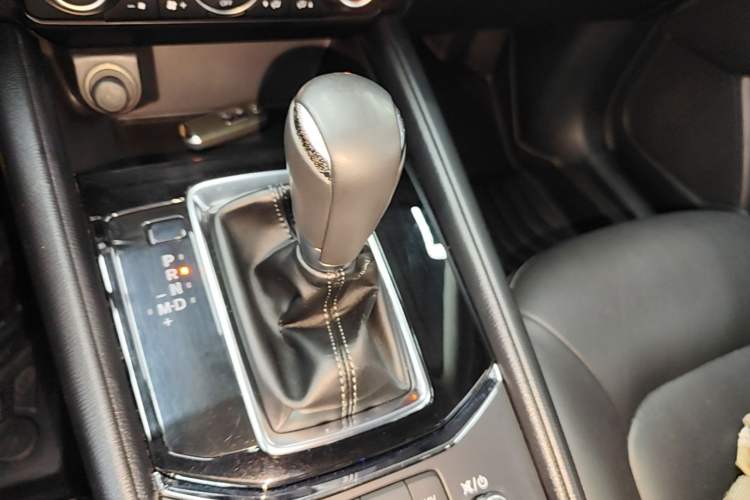 Used Mazda CX-5 2017 2.0L Automatic 2WD ZhiShang Trim China V Standard Gear Lever