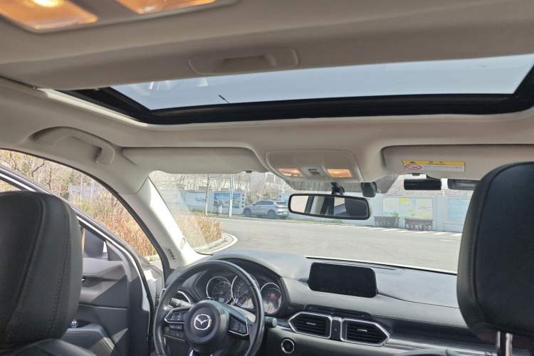 Used Mazda CX-5 2017 2.5L Automatic 2WD ZhiZun Version China VI Standard Headliner