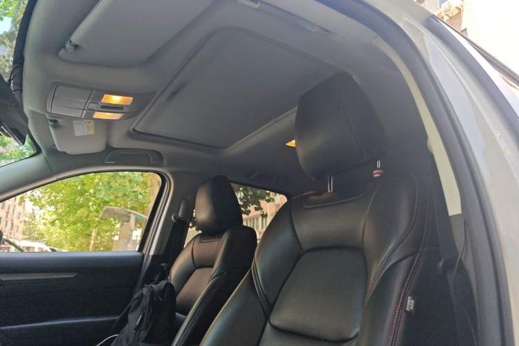 Used Mazda CX-5 2017 2.0L Automatic 2WD ZhiShang Trim China V Standard Headliner