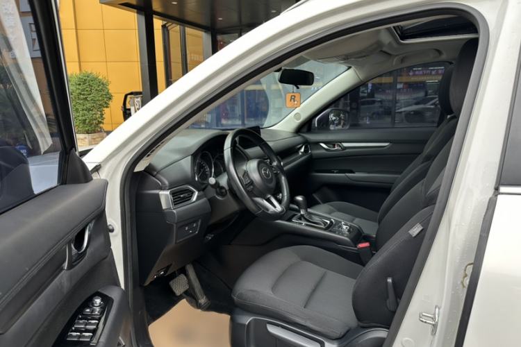 Used Mazda CX-5 2017 2.0L Automatic 2WD ZhiShang Trim China V Standard Interior 10