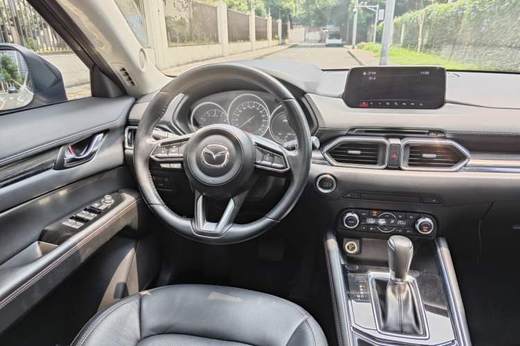 Used Mazda CX-5 2017 2.5L Automatic 4x4 ZhiZun Version China V Standard Interior 3