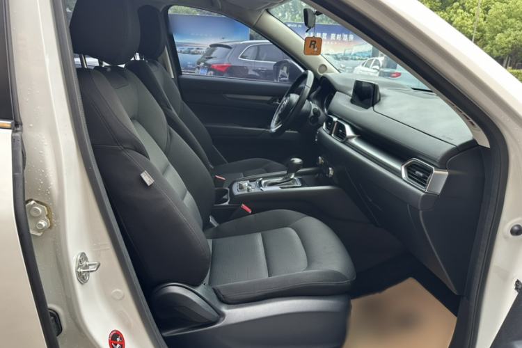 Used Mazda CX-5 2017 2.0L Automatic 2WD ZhiShang Trim China V Standard Interior 3