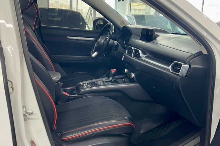Used Mazda CX-5 2017 2.0L Automatic 2WD ZhiShang Trim China V Standard Interior 5