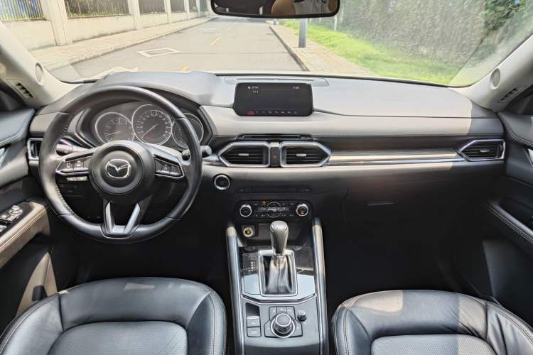 Used Mazda CX-5 2017 2.5L Automatic 4x4 ZhiZun Version China V Standard Interior 5
