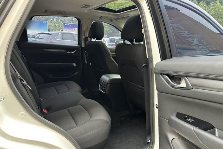 Used Mazda CX-5 2017 2.0L Automatic 2WD ZhiShang Trim China V Standard Interior 5