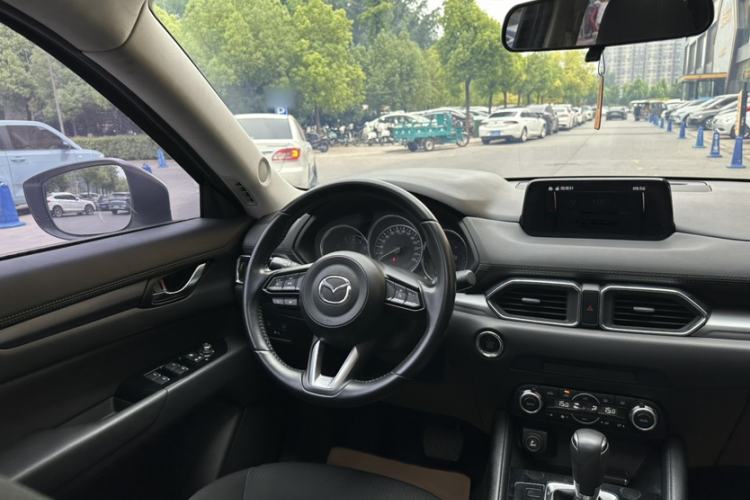 Used Mazda CX-5 2017 2.0L Automatic 2WD ZhiShang Trim China V Standard Interior 7