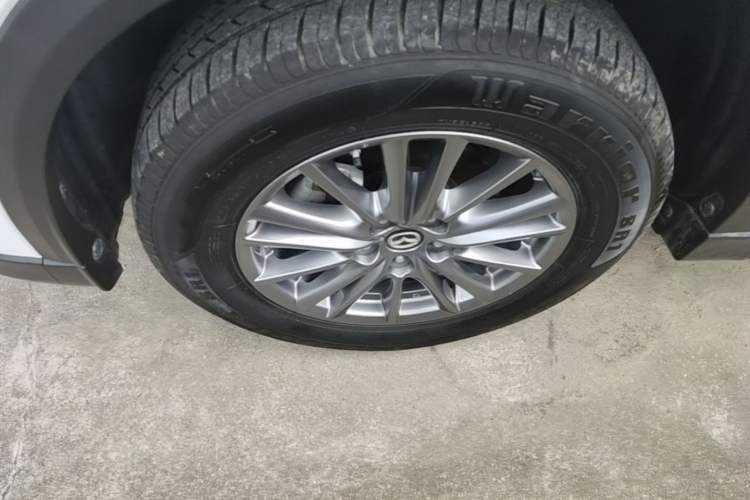 Used Mazda CX-5 2017 2.0L Automatic 2WD ZhiShang Trim China V Standard Left Front Wheel Hub