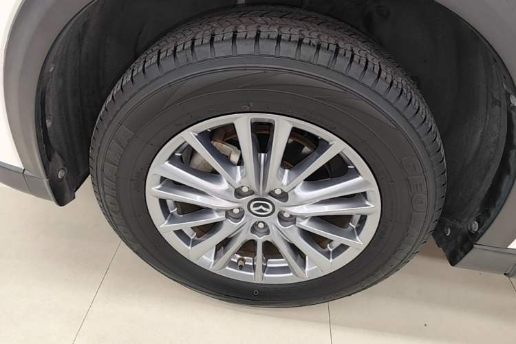 Used Mazda CX-5 2017 2.0L Automatic 2WD ZhiShang Trim China V Standard Left Front Wheel Hub