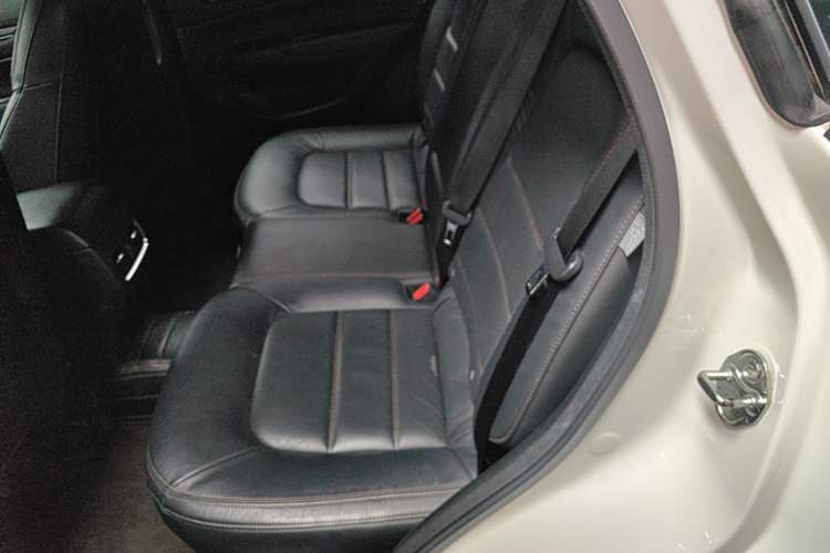 Used Mazda CX-5 2017 2.0L Automatic 2WD Smart Enjoyment Version China V Standard Left Rear Seat
