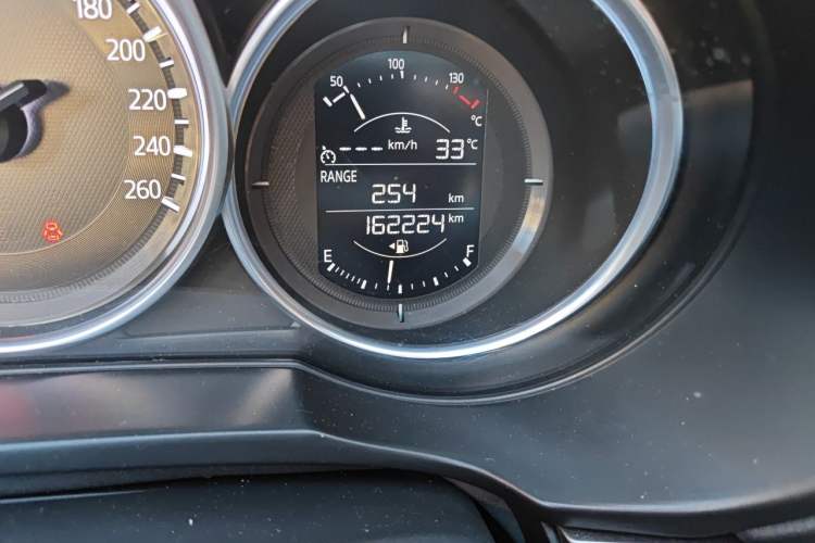 Used Mazda CX-5 2017 2.0L Automatic 2WD ZhiShang Trim China V Standard Odometer Close Up