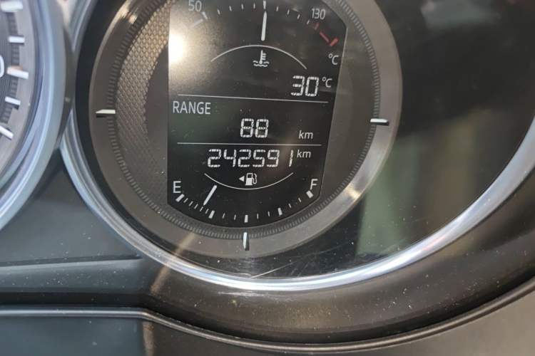 Used Mazda CX-5 2017 2.0L Automatic 2WD ZhiShang Trim China V Standard Odometer Close Up