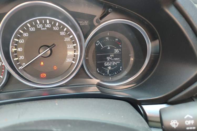 Used Mazda CX-5 2017 2.0L Automatic 2WD ZhiShang Trim China VI Standard Odometer Close Up