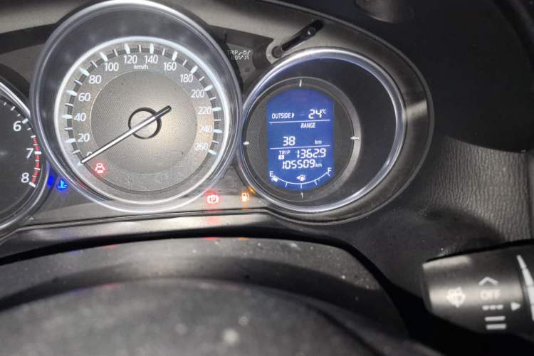 Used Mazda CX-5 2017 2.0L Automatic 2WD Comfort Edition China VI Standard Odometer Close Up