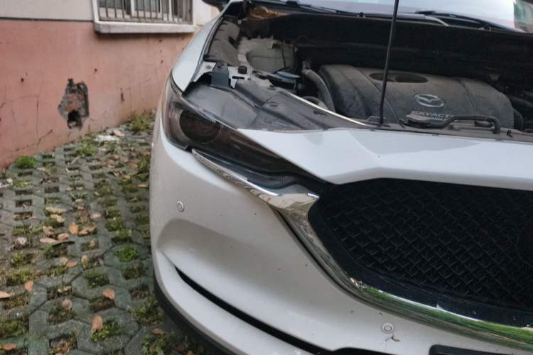 Used Mazda CX-5 2017 2.0L Automatic 2WD ZhiShang Trim China V Standard Right Front Headlight