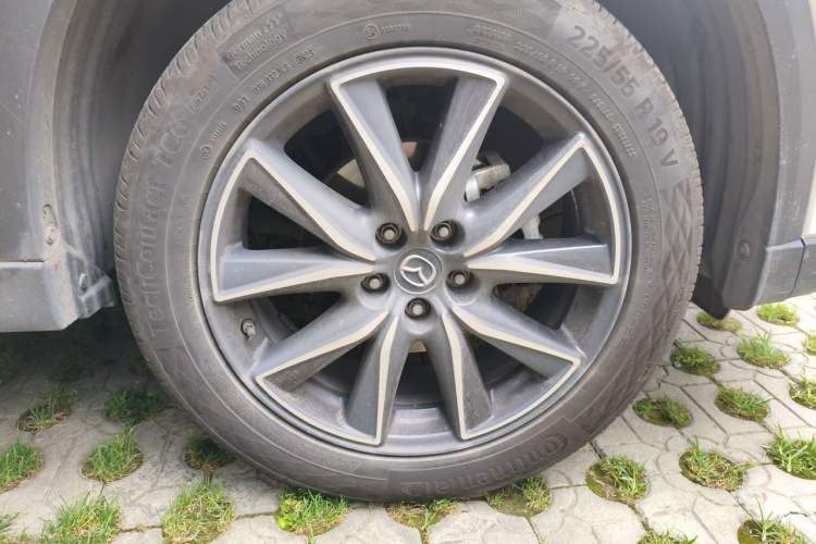 Used Mazda CX-5 2017 2.5L Automatic 4x4 Flagship Version China VI Standard Right Front Wheel Hub