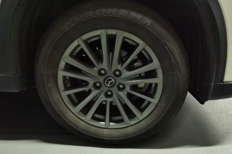Used Mazda CX-5 2017 2.0L Automatic 2WD Smart Enjoyment Version China VI Standard Right Front Wheel Hub