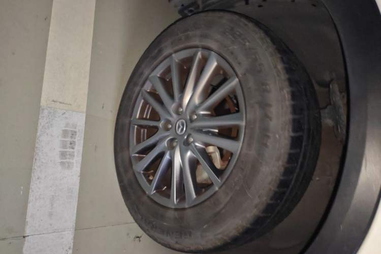 Used Mazda CX-5 2017 2.0L Automatic 4x4 Smart Enjoyment Version China V Standard Right Front Wheel Hub