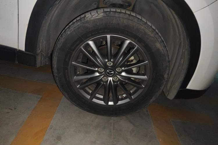 Used Mazda CX-5 2017 2.0L Automatic 2WD ZhiShang Trim China V Standard Right Front Wheel Hub