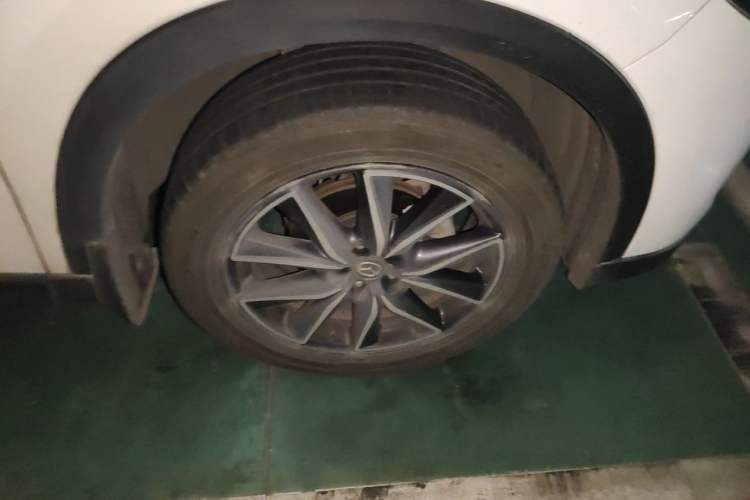 Used Mazda CX-5 2017 2.5L Automatic 2WD ZhiZun Version China V Standard Right Front Wheel Hub