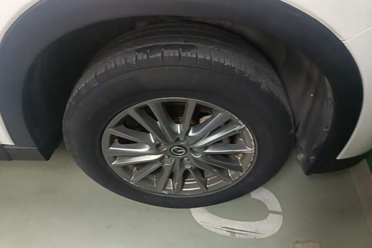 Used Mazda CX-5 2017 2.0L Automatic 2WD ZhiShang Trim China V Standard Right Front Wheel Hub