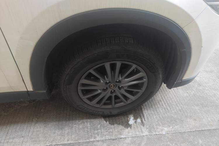 Used Mazda CX-5 2017 2.0L Automatic 2WD ZhiShang Trim China V Standard Right Front Wheel Hub