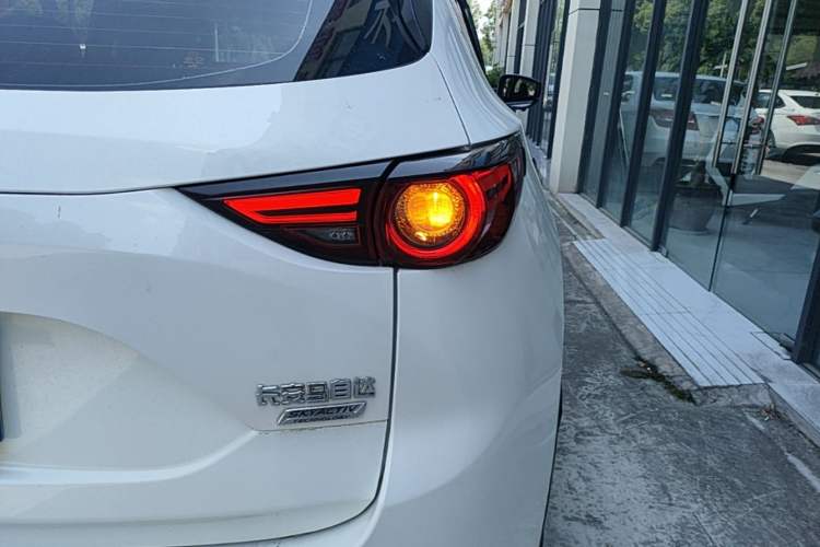 Used Mazda CX-5 2017 2.0L Automatic 2WD Smart Enjoyment Version China V Standard Right Rear Taillight