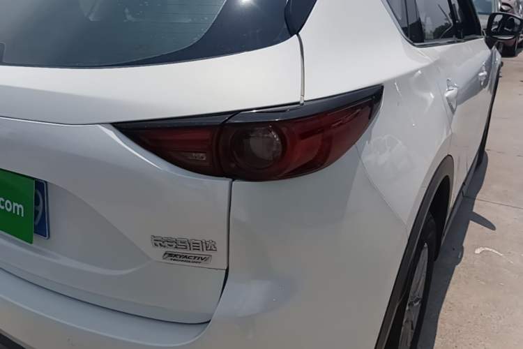 Used Mazda CX-5 2017 2.0L Automatic 2WD Smart Enjoyment Version China V Standard Right Rear Taillight