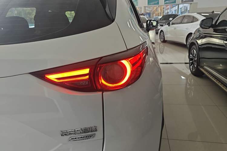 Used Mazda CX-5 2017 2.0L Automatic 2WD ZhiShang Trim China V Standard Right Rear Taillight