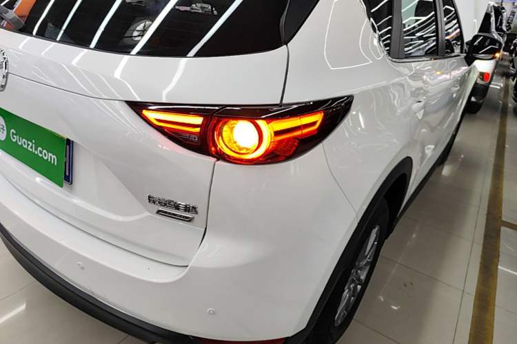 Used Mazda CX-5 2017 2.0L Automatic 2WD ZhiShang Trim China V Standard Right Rear Taillight