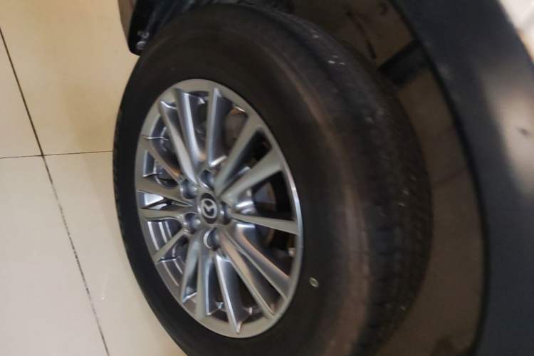 Used Mazda CX-5 2017 2.0L Automatic 2WD ZhiShang Trim China V Standard Right Rear Wheel Hub