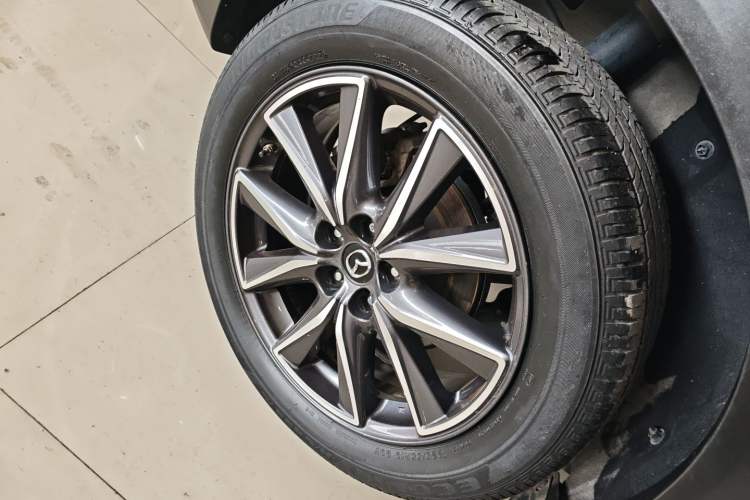 Used Mazda CX-5 2017 2.5L Automatic 4x4 ZhiZun Version China V Standard Right Rear Wheel Hub