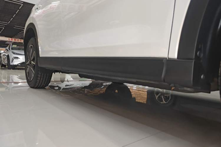 Used Mazda CX-5 2017 2.5L Automatic 2WD ZhiZun Version China VI Standard Right Side Sill