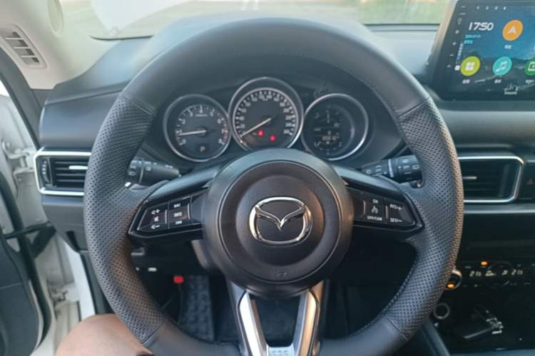 Used Mazda CX-5 2017 2.0L Automatic 2WD Comfort Version China V Standard Steering Wheel