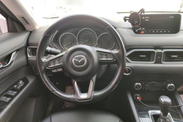 Used Mazda CX-5 2017 2.0L Automatic 2WD ZhiShang Trim China V Standard Steering Wheel