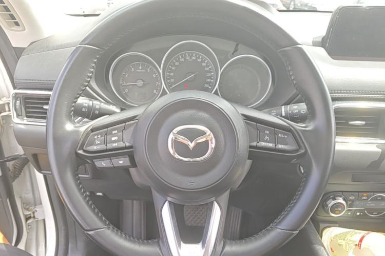 Used Mazda CX-5 2017 2.0L Automatic 2WD ZhiShang Trim China V Standard Steering Wheel