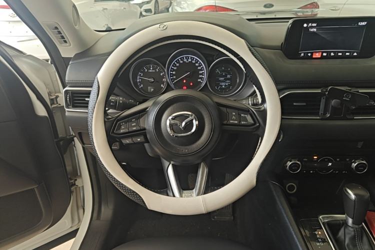 Used Mazda CX-5 2017 2.0L Automatic 2WD ZhiShang Trim China V Standard Steering Wheel