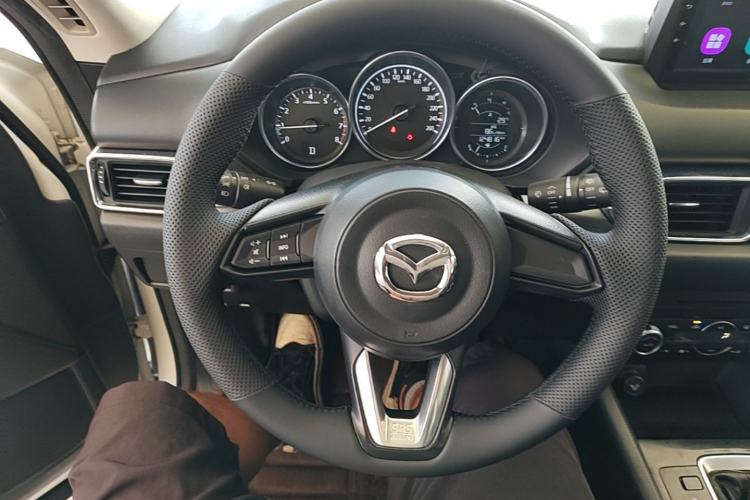 Used Mazda CX-5 2017 2.0L Automatic 2WD Comfort Version China V Standard Steering Wheel