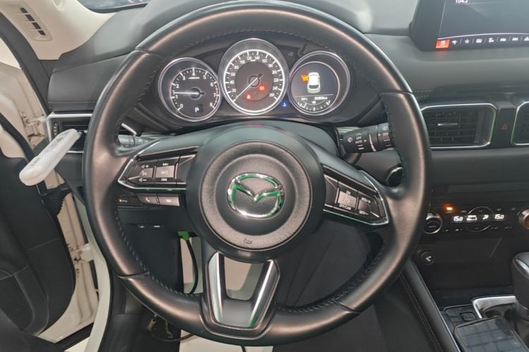 Used Mazda CX-5 2017 2.5L Automatic 2WD ZhiZun Version China VI Standard Steering Wheel