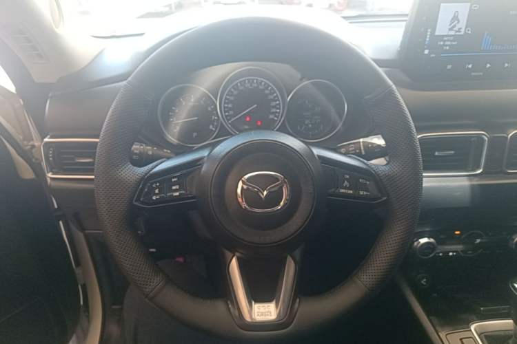 Used Mazda CX-5 2017 2.0L Automatic 2WD Comfort Version China V Standard Steering Wheel