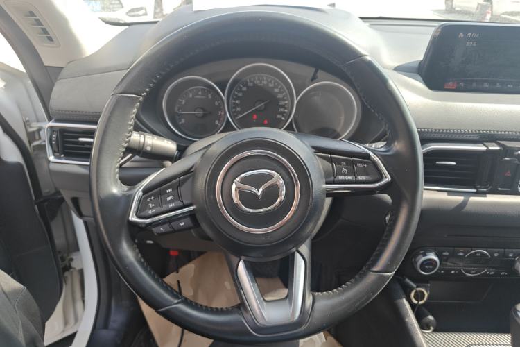 Used Mazda CX-5 2017 2.0L Automatic 2WD ZhiShang Trim China V Standard Steering Wheel