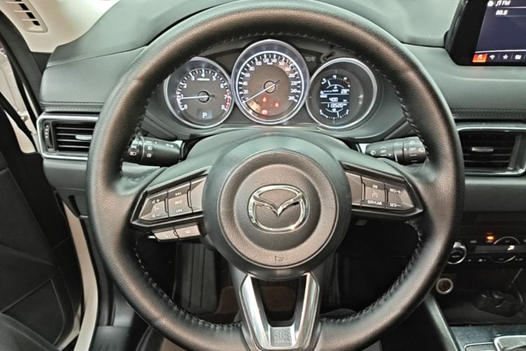 Used Mazda CX-5 2017 2.0L Automatic 2WD ZhiShang Trim China V Standard Steering Wheel