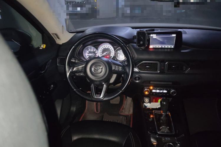 Used Mazda CX-5 2017 2.0L Automatic 2WD ZhiShang Trim China VI Standard Steering Wheel