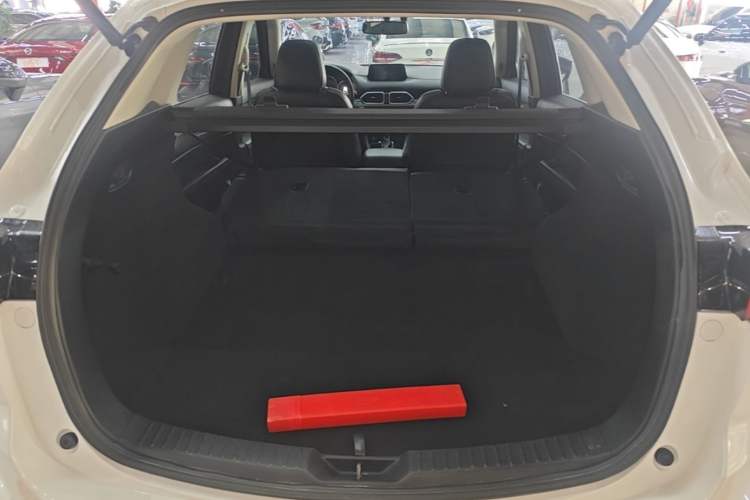 Used Mazda CX-5 2017 2.5L Automatic 2WD ZhiZun Version China VI Standard Trunk