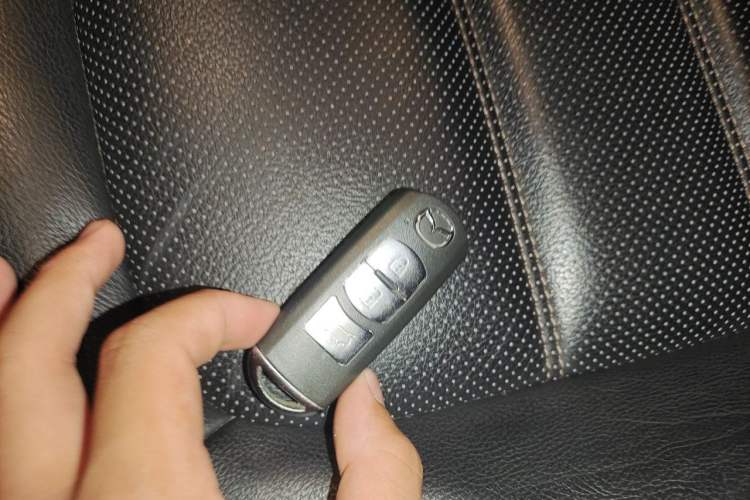 Used Mazda CX-5 2017 2.5L Automatic 2WD ZhiZun Version China V Standard Vehicle Key