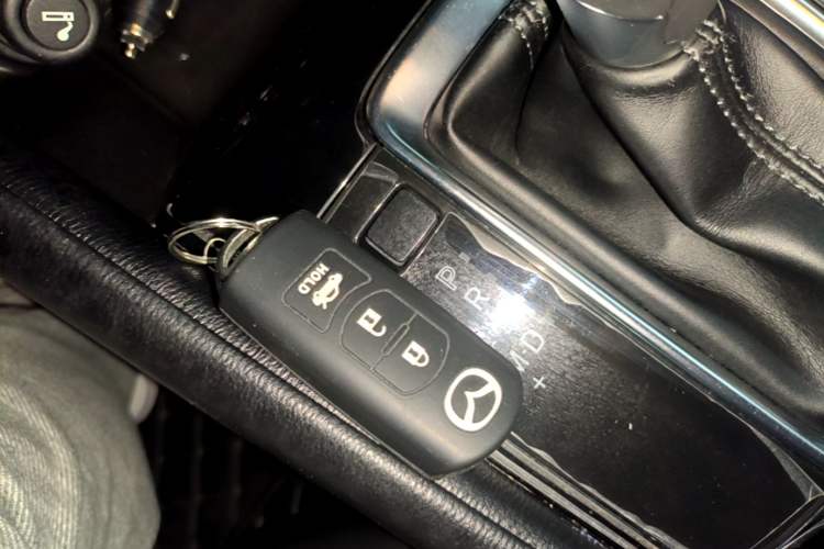 Used Mazda CX-5 2017 2.0L Automatic 2WD Smart Enjoyment Version China V Standard Vehicle Key